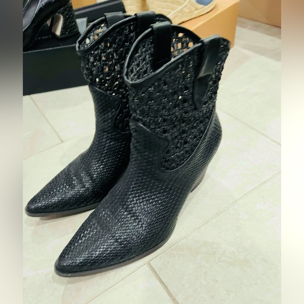 COCONUTS BLACK BOOTIES BOOTS WOMENS SIZE 9